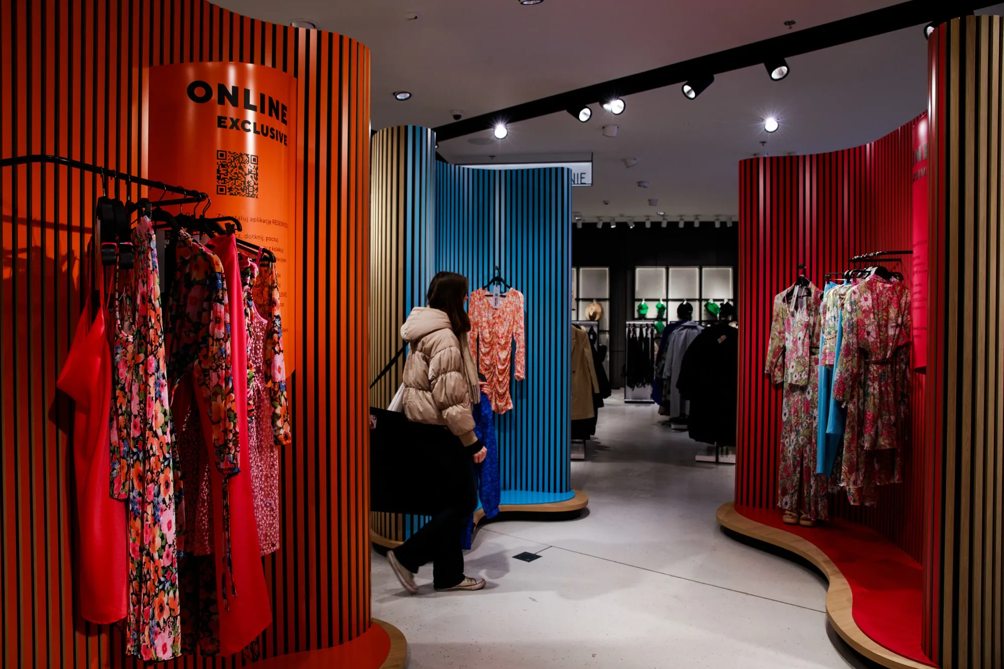 Pop-up store RESERVED - tymczasowa przestrzen sprzedazy